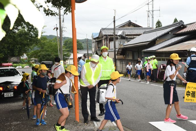 写真：県下一斉街頭啓発活動の様子