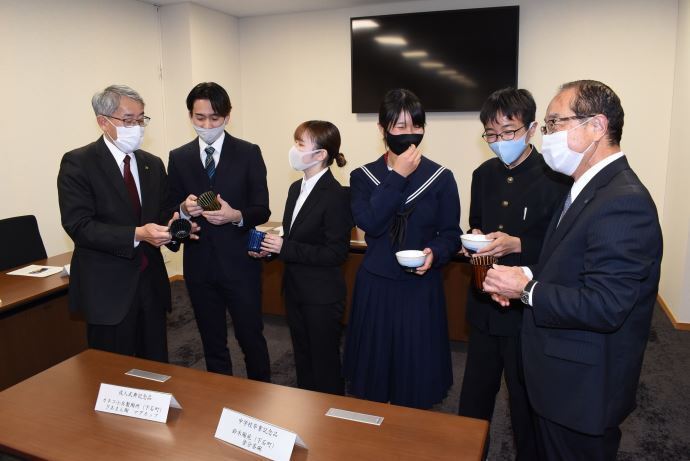 写真：記念品選定報告会