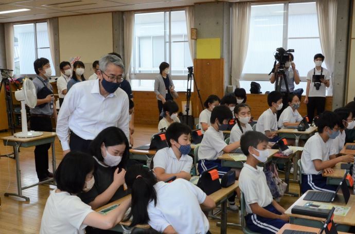 写真：電子図書館の様子