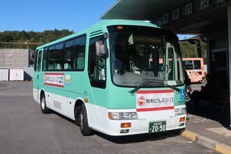 写真：どんぶりバスの車両1