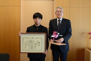 写真：全日本学生児童発明くふう展特別賞報告会　記念撮影