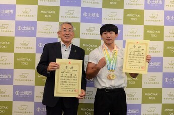 写真：インターハイ優勝報告　吉村さん