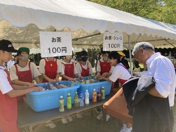 肥田中学校ボランティアのみなさんと