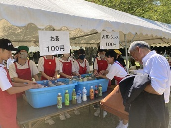 肥田中学校ボランティアのみなさんと