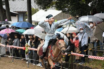 流鏑馬　馬上射芸