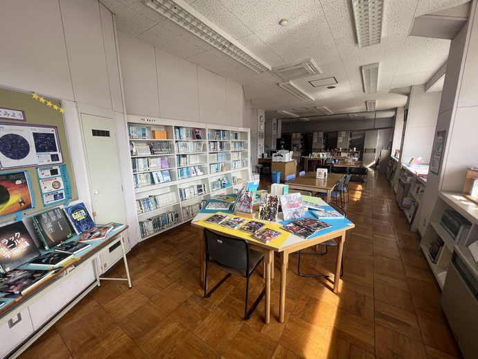 図書館内の奥からの写真