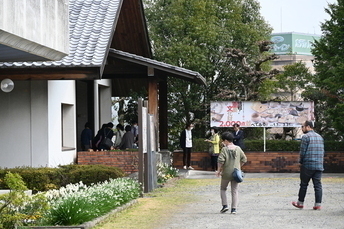 写真：美濃陶磁歴史館の来館者