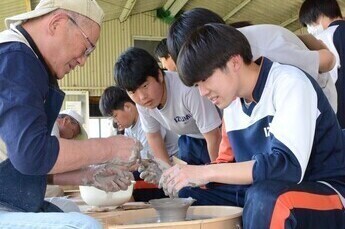 泉中学校作陶教室