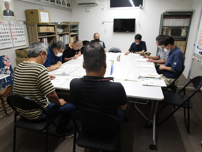 報告会の様子