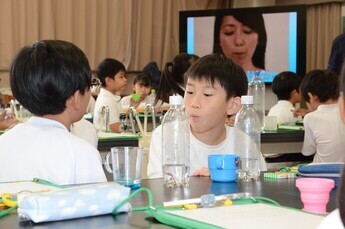 写真：歯磨き指導