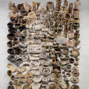 写真:岐阜県元屋敷陶器窯跡出土品