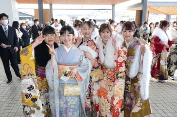 写真：20歳を祝う会
