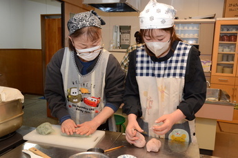 写真：からずみ作り