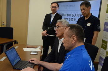 写真：協定締結式
