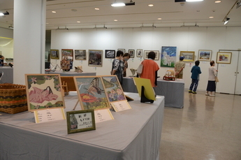 写真：余技作品展