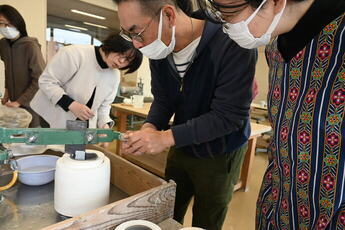写真：やきもの職人体験会